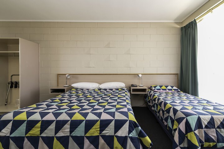 Room 11 of 48