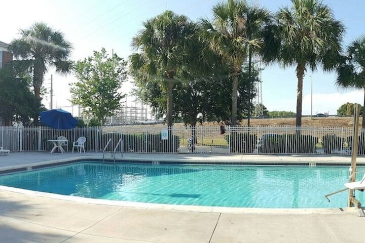 Pool 26 of 28
