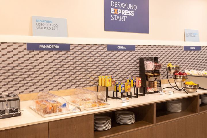 Breakfast/Coffee Service 34 of 46