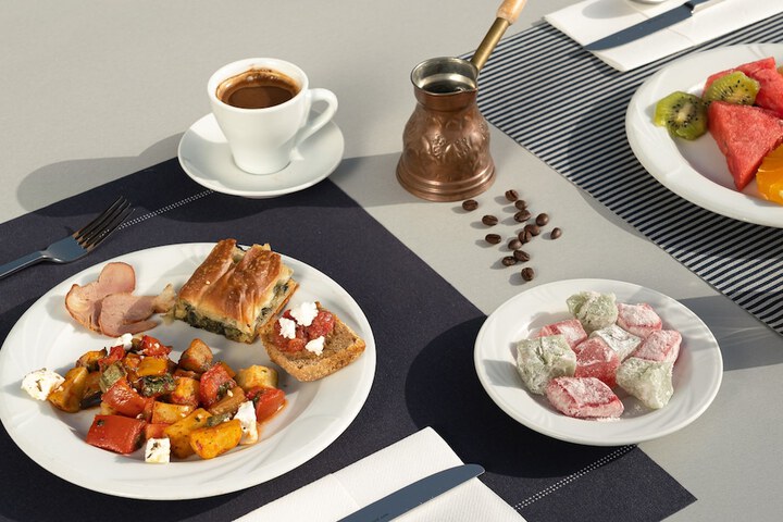 Breakfast/Coffee Service 174 of 247