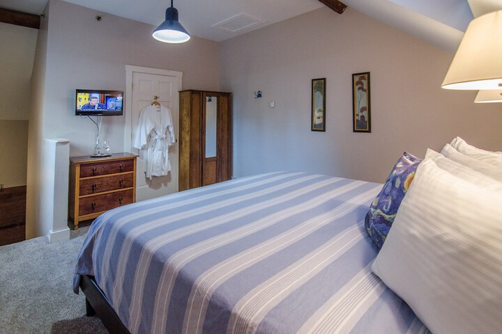 Room 11 of 49