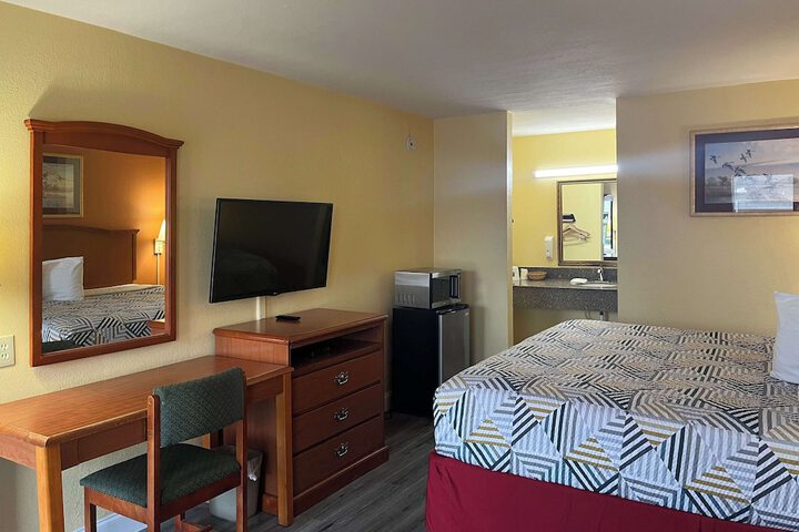 Room 3 of 16