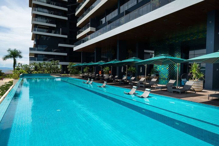 Pool 12 of 18