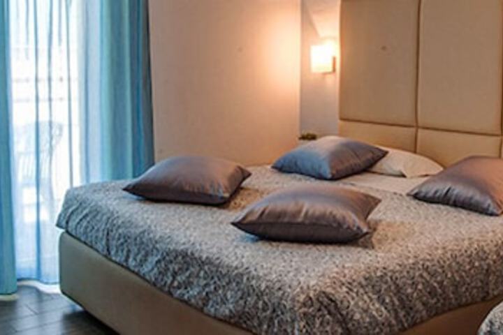 Room 3 of 22