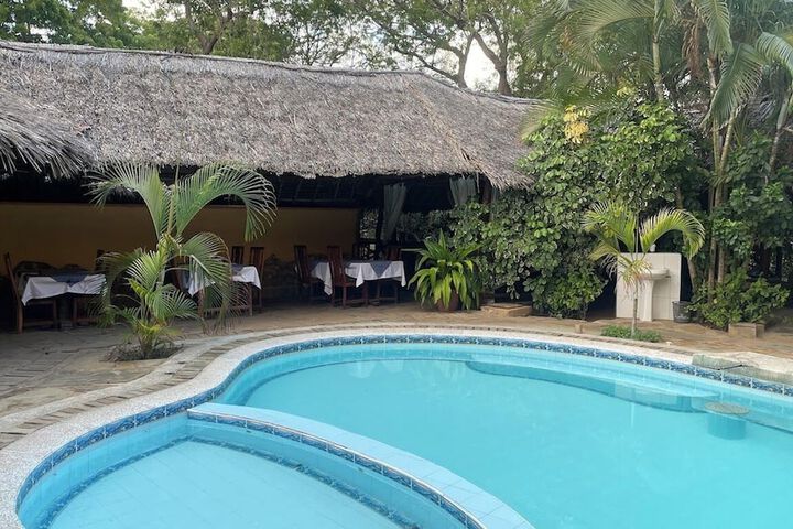Pool 33 of 66