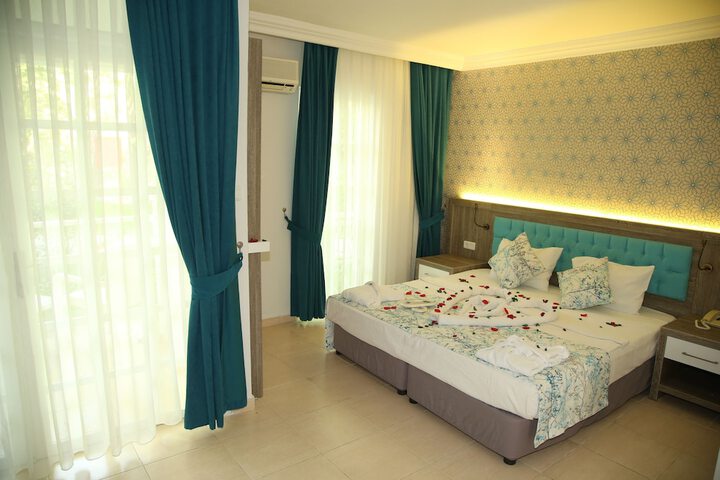 Room 13 of 132
