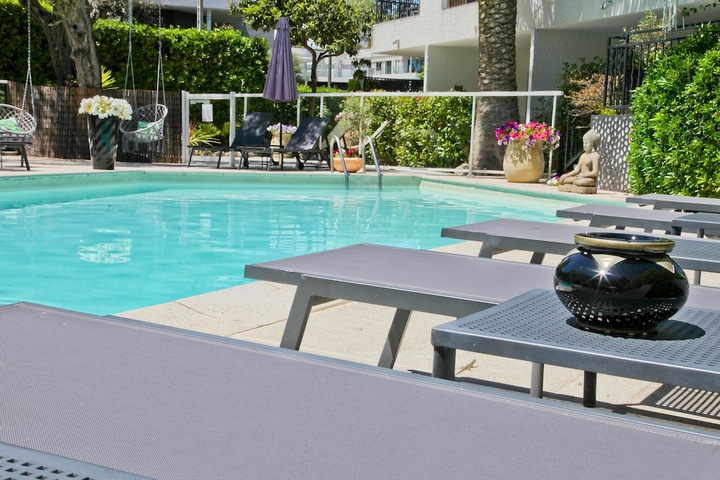 Pool Hotel