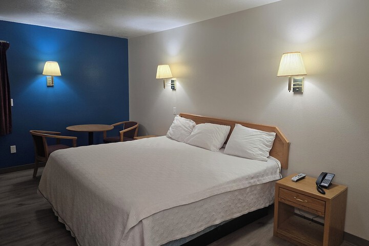 Room 5 of 33