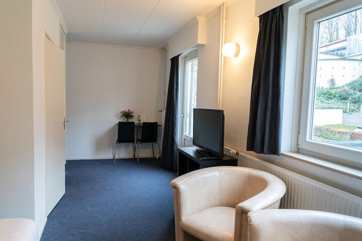 Room 16 of 99