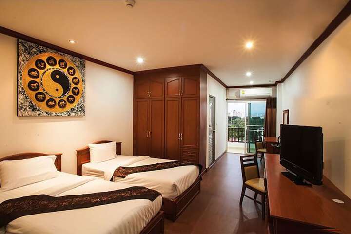 Room 3 of 20