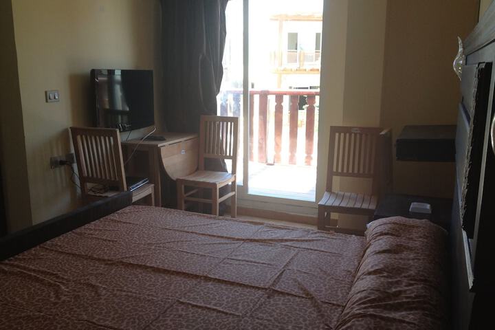 Room 4 of 17