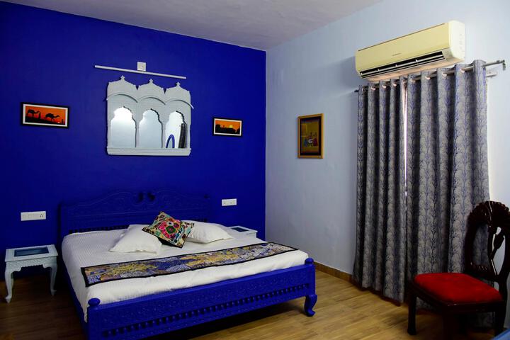 Room 16 of 18