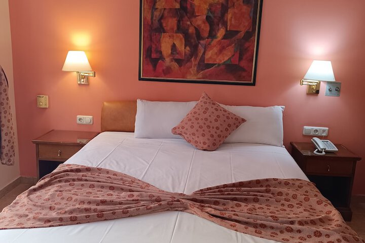 Room 52 of 141