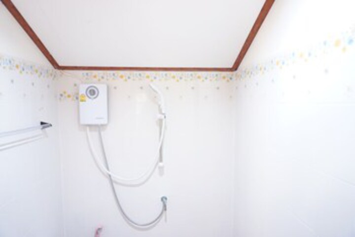 Room 5 of 28