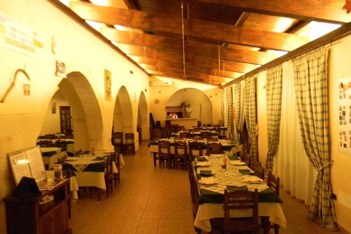 Dining 14 of 38