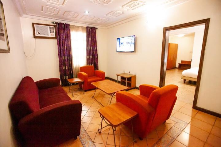 Room 8 of 9
