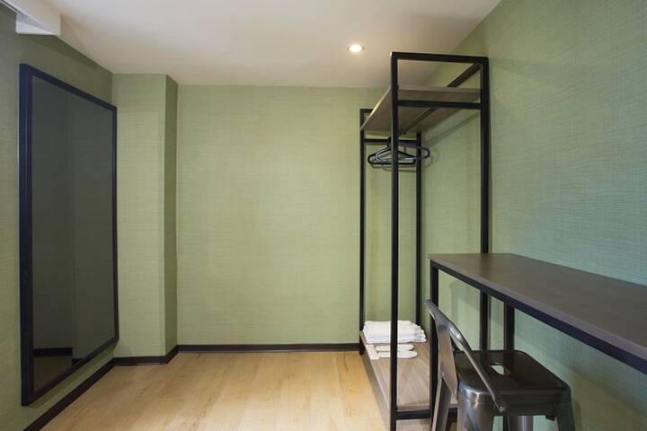Room 13 of 72