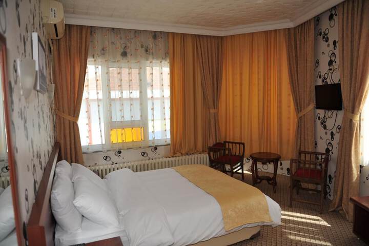Room 9 of 46