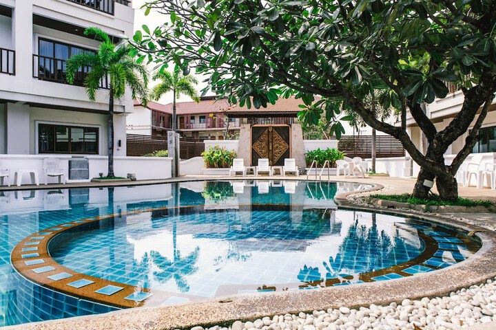Pool Hotel