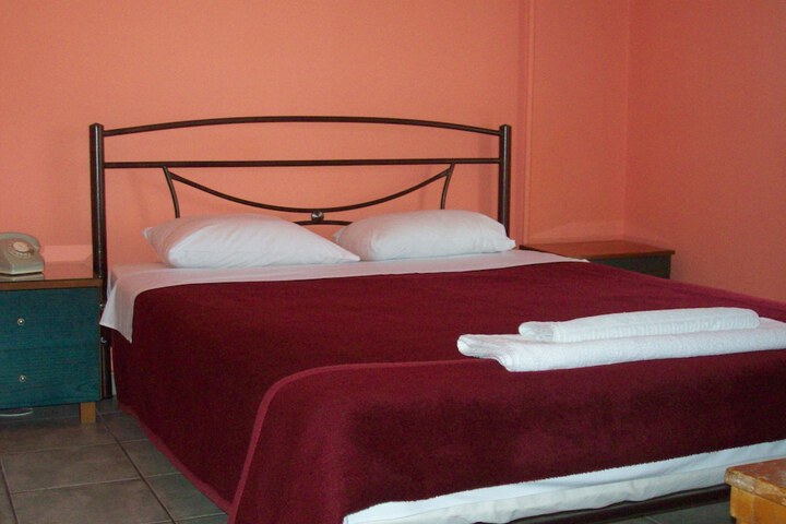Room 8 of 20