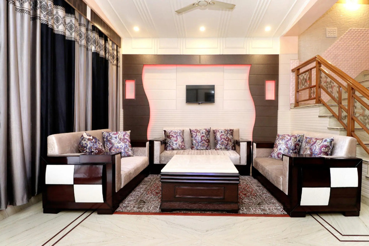 Room 2 of 10