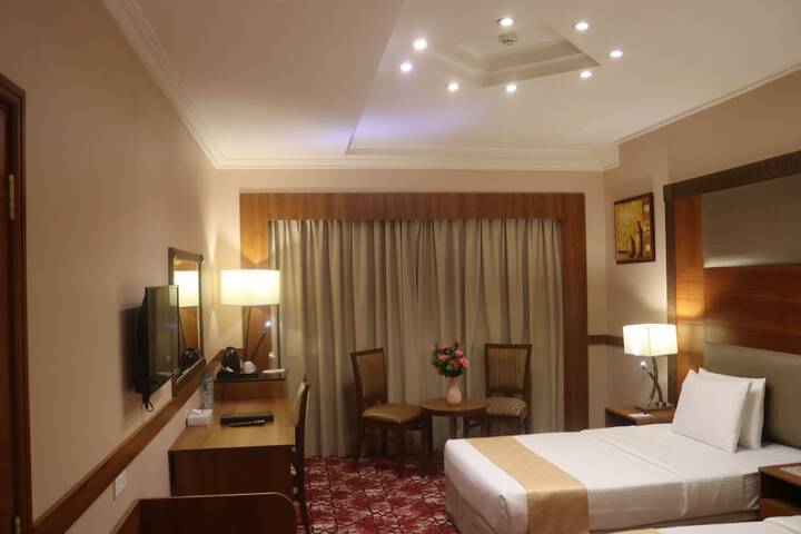 Room 12 of 22