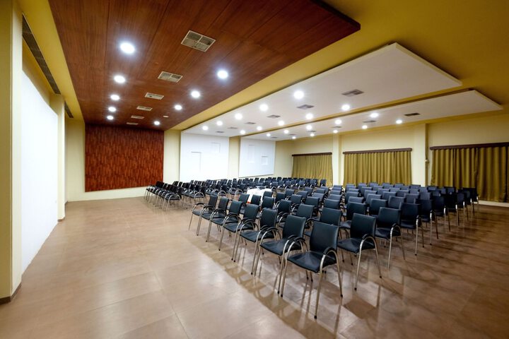 Ballroom/Hall 35 of 51