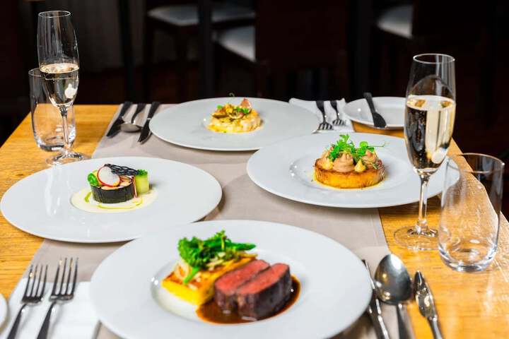 Dining 92 of 113