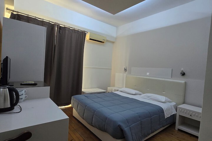 Room 18 of 36