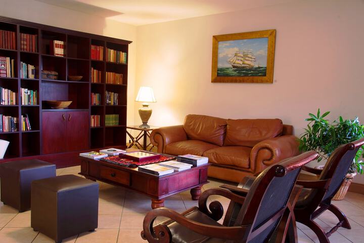 Guest Lobby