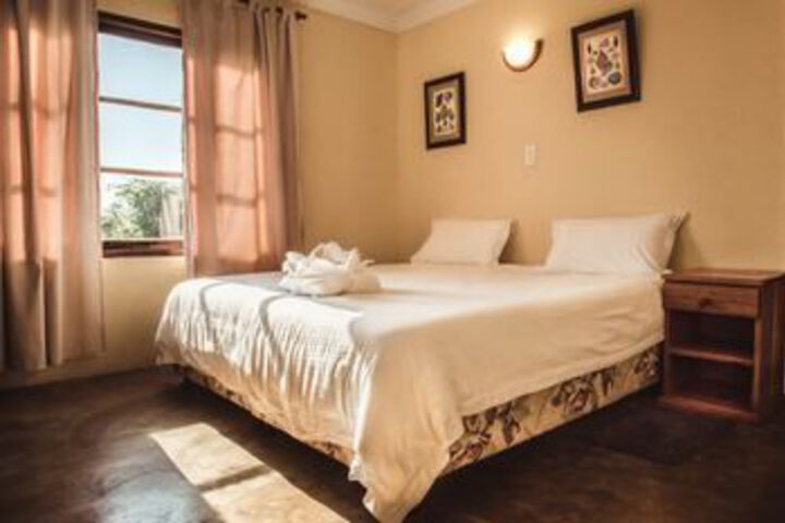 Room 5 of 10