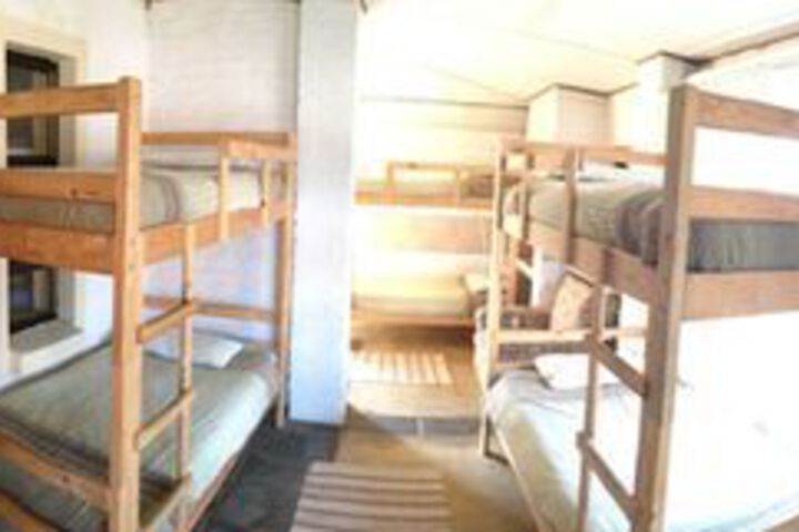 Room 8 of 10