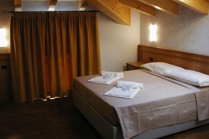 Room 14 of 20