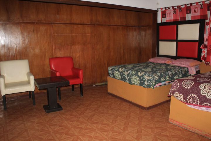 Room 9 of 43