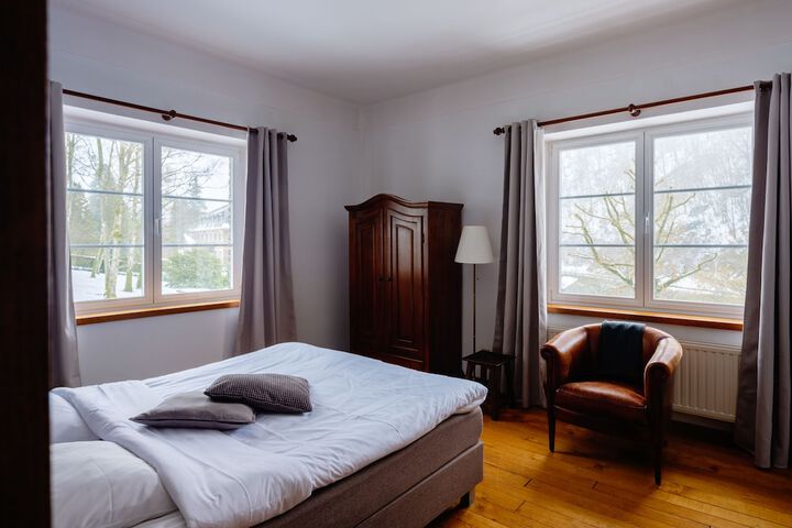 Room 7 of 33