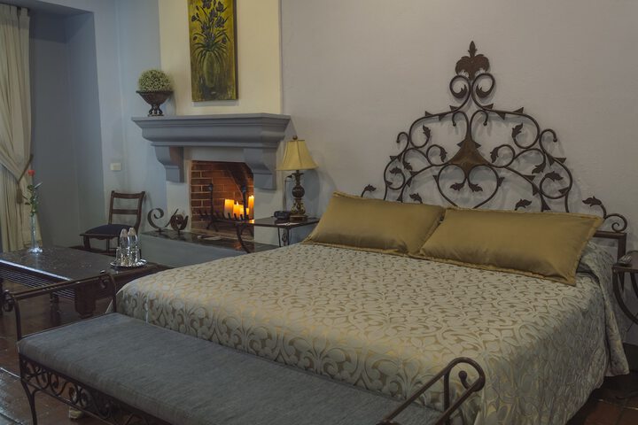 Room 9 of 34