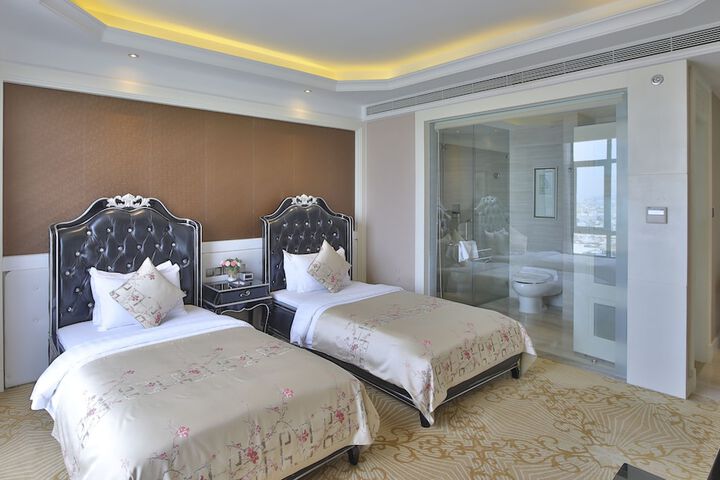 Room 9 of 168