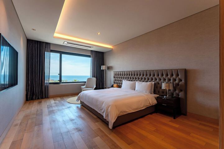 Room 10 of 57