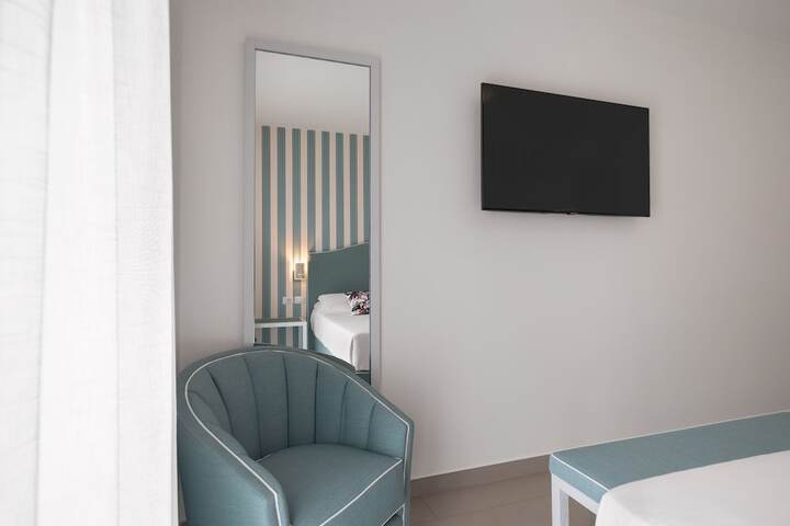 Room 25 of 58