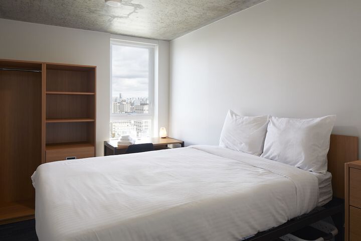 Room 9 of 37