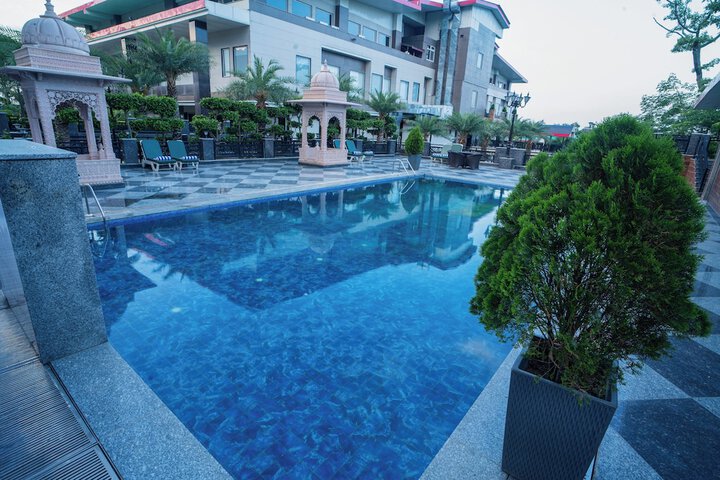 Pool 37 of 71