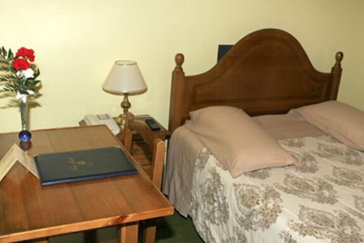 Room 13 of 32