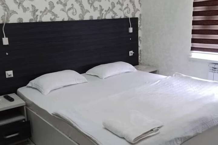 Room 7 of 11