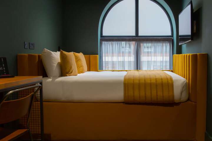 Room 2 of 36