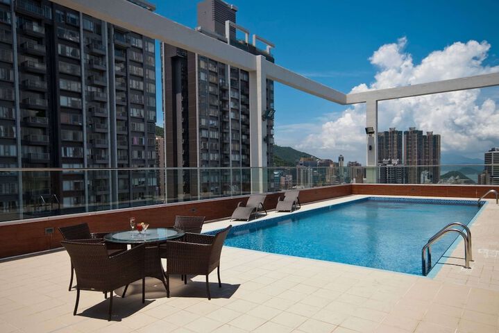 Pool Hotel