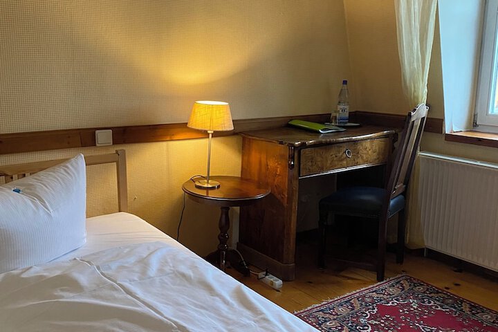 Room 34 of 101