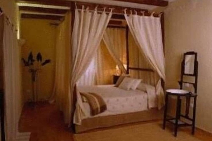 Room 9 of 36