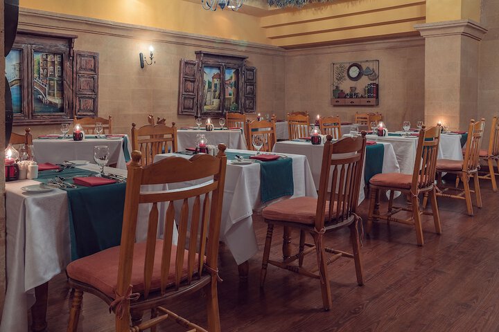 Dining 52 of 90