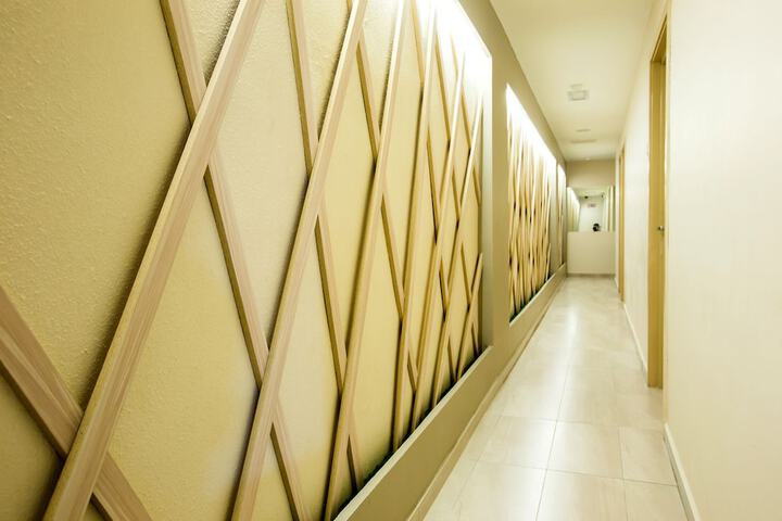 Ballroom/Hall 20 of 24