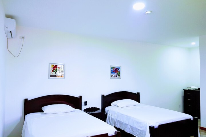 Room 17 of 35